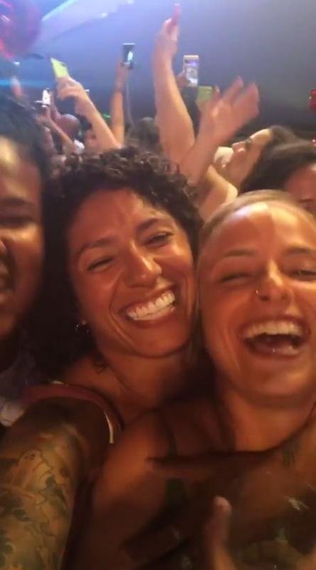 Cristiane tambm festejou muito