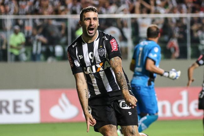O argentino Lucas Pratto é o maior artilheiro estrangeiro da história do Atlético, com 42 gols marcados em 107 jogos. Ele ficou no Galo entre 2015 e 2017.
