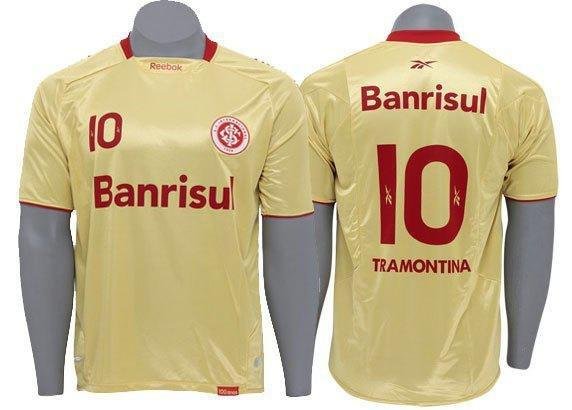Em 2009, o Inter lanou a camisa do centenrio em parceria com a Reebok. O modelo  dourado, com detalhes e aplicaes em vermelho
