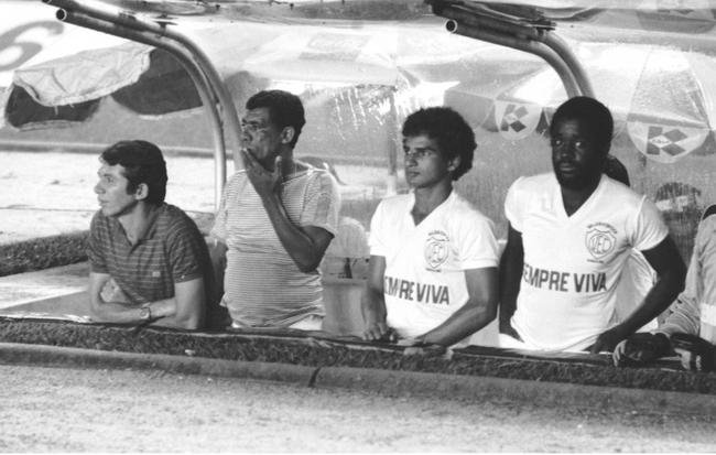 27/11/1985 - Jair Bala em sua passagem como tcnico do Valrio