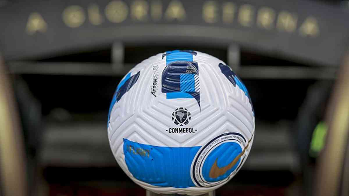 Official Match Ball Conmebol Libertadores 2016