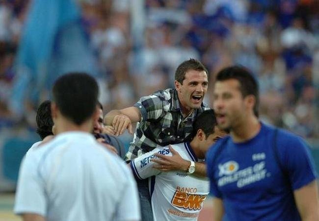 Atletas celestes vibraram com vitria e permanncia na Srie A