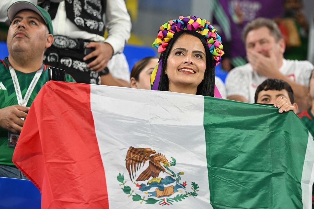 Imagens da torcida no jogo entre Mxico e Polnia pelo Grupo C da Copa do Mundo.