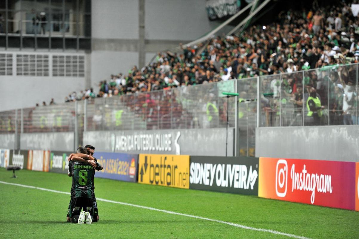 Fotos da torcida do Amrica na vitria por 3 a 1 sobre o Grmio, no Independncia, pela 32 rodada do Brasileiro
