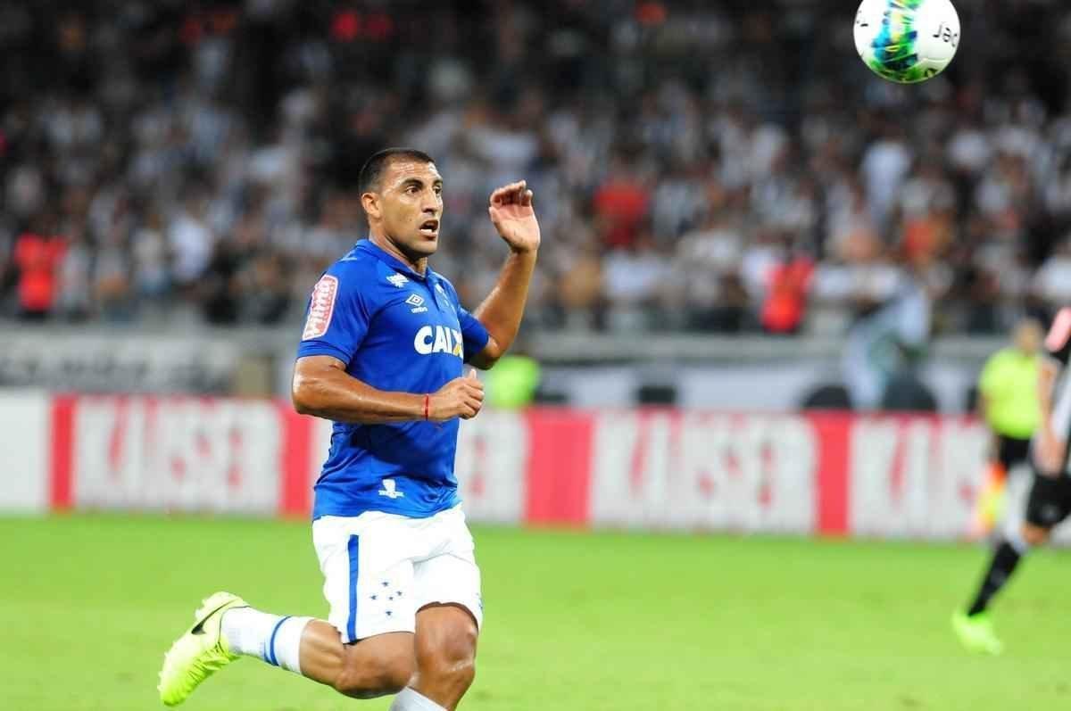 Imagens do segundo tempo do clssico vencido pelo Cruzeiro no Mineiro