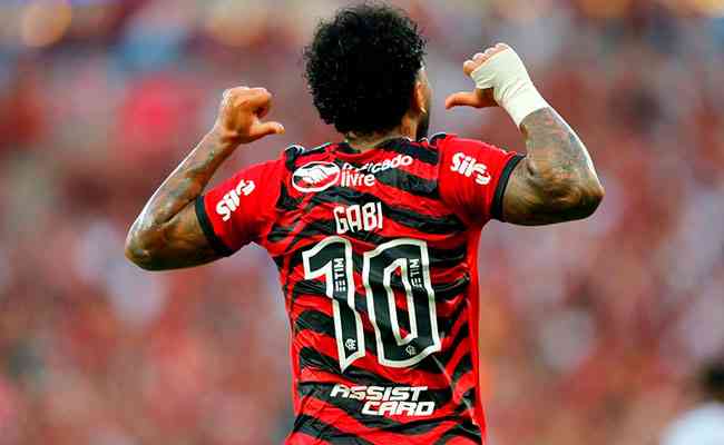 Aps Diego Ribas deixar o Flamengo, Gabigol assumiu a camisa 10 