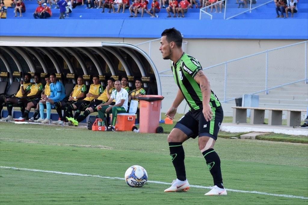 Fotos do empate entre Vila Nova e Amrica