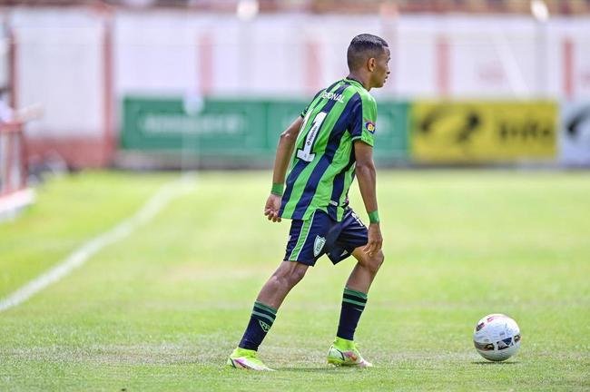 Jogo foi disputado com muito calor, em Nova Lima, na manh deste sbado 