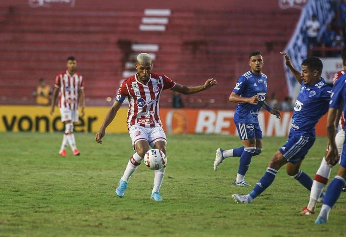 Fotos de Nutico x Cruzeiro no estdio dos Aflitos, em Recife, pela 7 rodada da Srie B