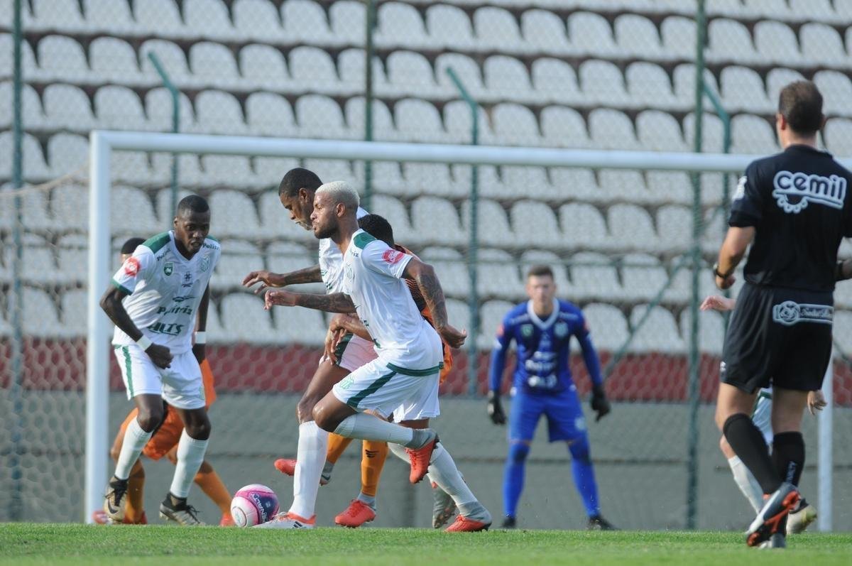 Coimbra venceu o Uberlndia por 1 a 0 e conquistou o trofu do Mdulo II do Campeonato Mineiro