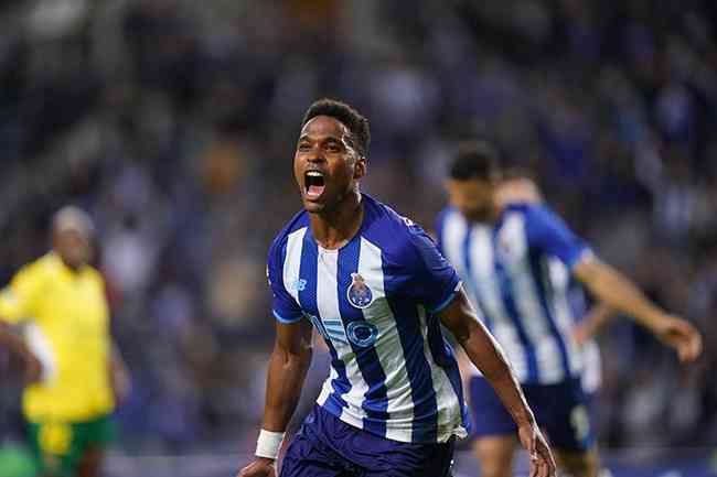 Lateral brasileiro Wendell comemora primeiro gol com a camisa do Porto - Superesportes