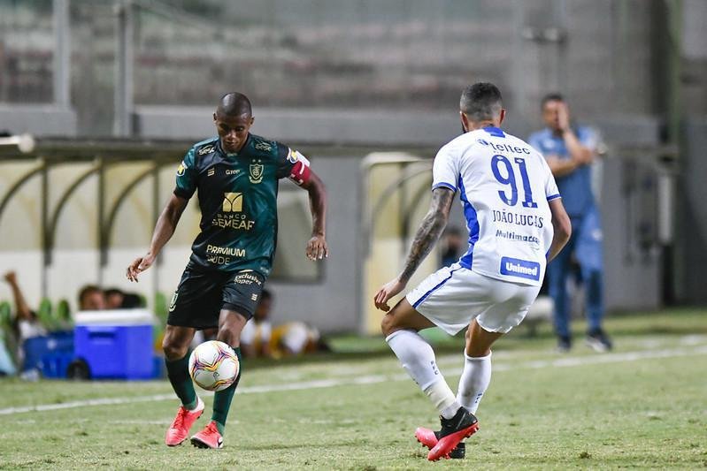 Juninho: o volante e capitão americano tem contrato com o clube até dezembro de 2021.