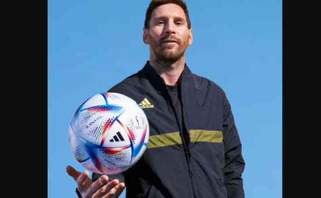 Messi é um dos garotos-propaganda da bola da Copa do Mundo do Catar