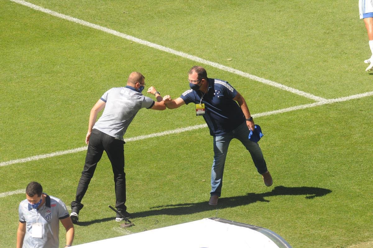 Na retomada do Campeonato Mineiro, Cruzeiro e URT se enfrentaram no Mineiro