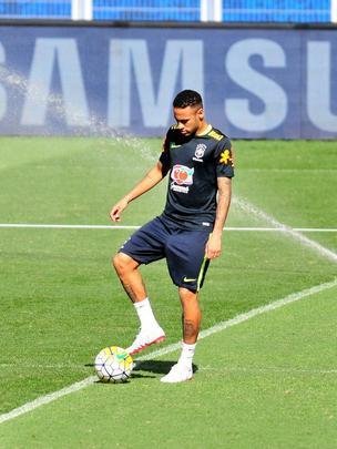 Nesta quarta-feira (09/11), Seleo Brasileira fez mais um treino no Mineiro e encerrou preparao para enfrentar a Argentina pelas Eliminatrias da Copa do Mundo