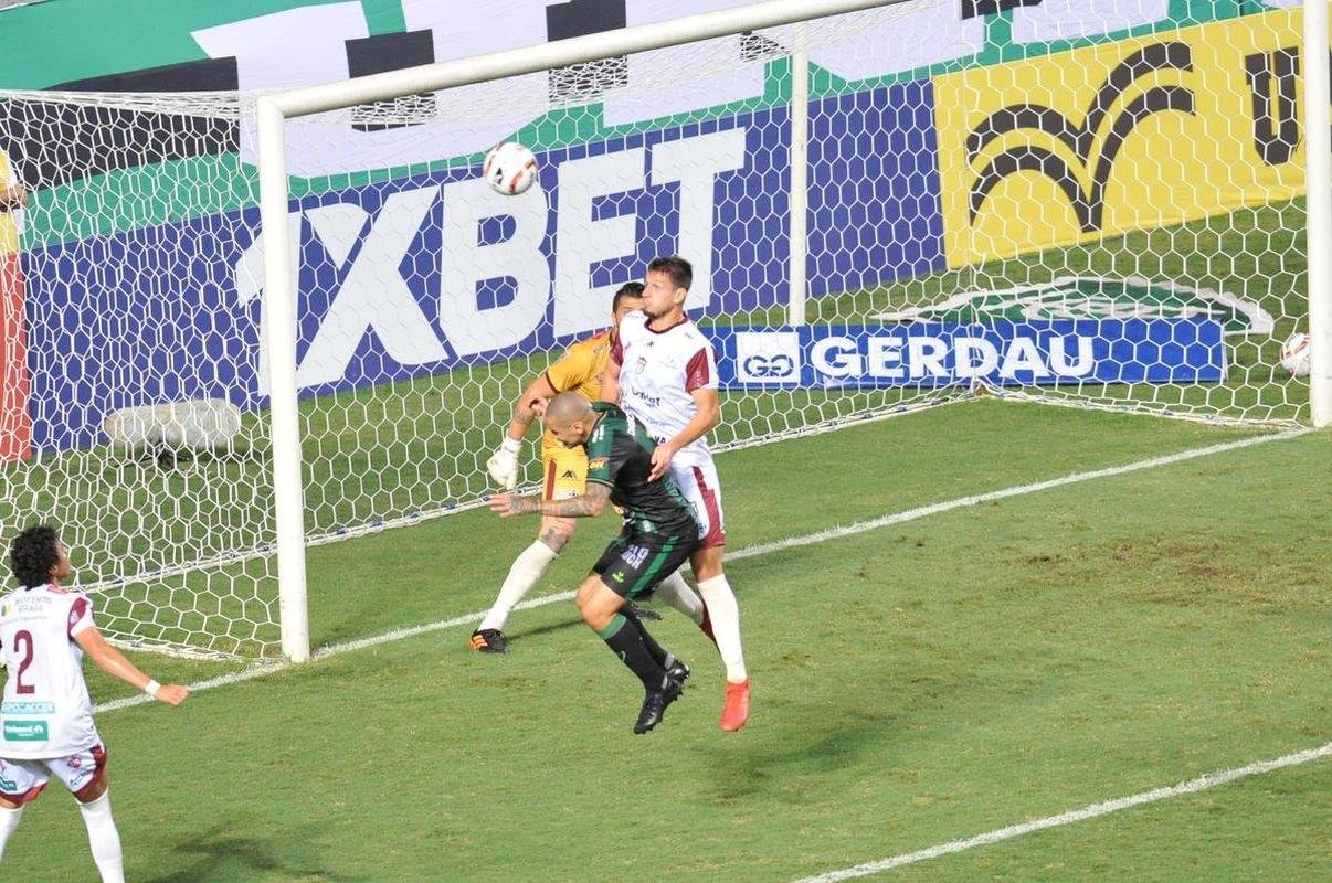 O Amrica recebeu o Patrocinense nesta quarta-feira (16), no Independncia, em Belo Horizonte, para confronto vlido pela 7 rodada do Campeonato Mineiro. A partida marcou a estreia do experiente goleiro Jailson com a camisa do Coelho.
