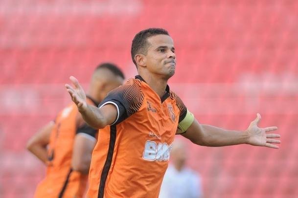 Coimbra venceu o Uberlndia por 1 a 0 e conquistou o trofu do Mdulo II do Campeonato Mineiro