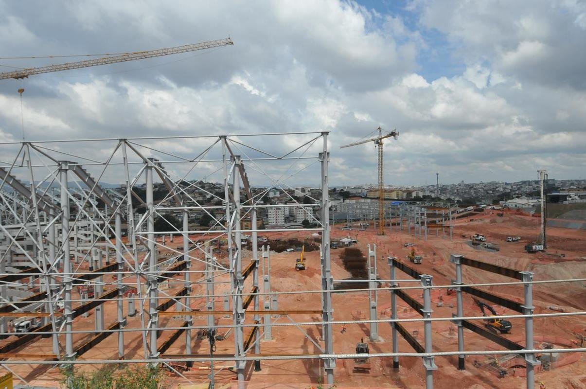 Arena MRV completa um ano de obras neste 20 de abril de 2021. Veja como est o andamento da construo do estdio do Atltico, que tem previso de ficar pronto em outubro de 2022. Sero 46 mil lugares, 2.333 vagas de estacionamento, 40 bares e 80 camarotes. O empreendimento fica no bairro Califrnia, em Belo Horizonte. (Fotos de Gladyston Rodrigues/EM/D. A Press)