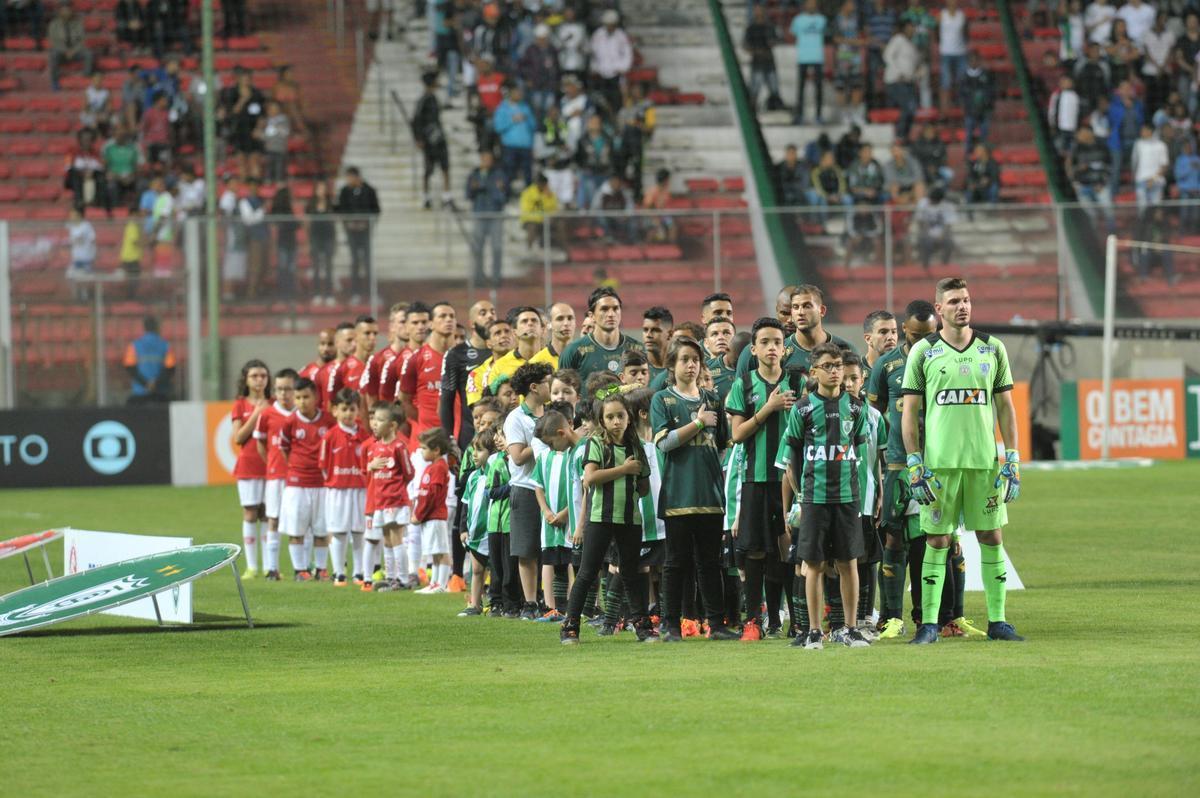 Fotos do jogo entre Amrica e Internacional, no Independncia, pela 15 rodada do Campeonato Brasileiro