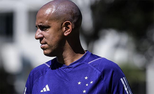 Pepa, técnico do Cruzeiro, em treino na Toca II