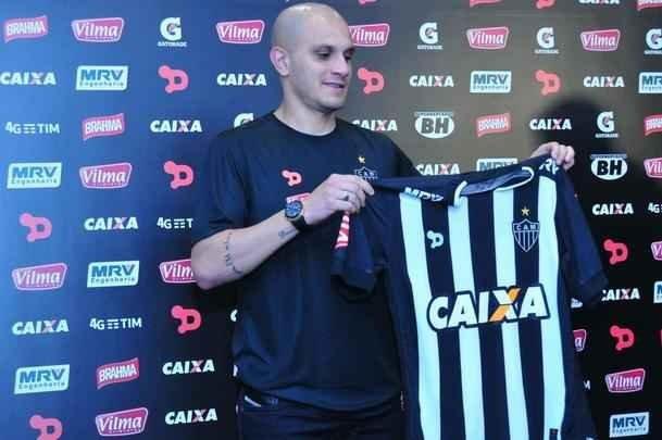 Lateral-esquerdo assinou contrato com o Atltico at o fim de 2018 e foi apresentado oficialmente