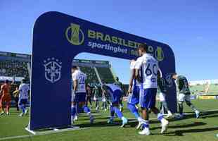 Fotos do jogo entre Guarani e Cruzeiro, no Brinco de Ouro, em Campinas, pela 17ª rodada da Série B do Campeonato Brasileiro