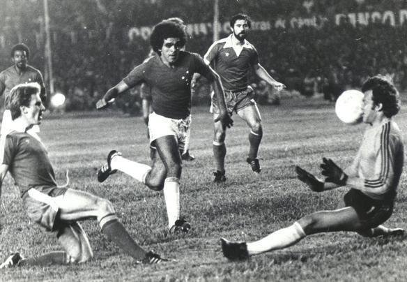 Goleiros tiveram muito trabalho na deciso do Mundial