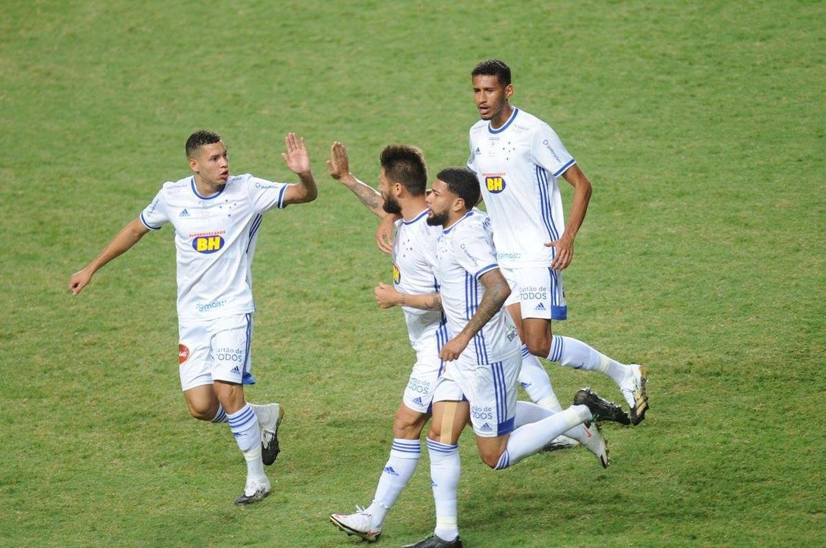 Fotos do jogo entre Amrica e Cruzeiro, no Independncia, em Belo Horizonte, pela 25 rodada da Srie B do Brasileiro