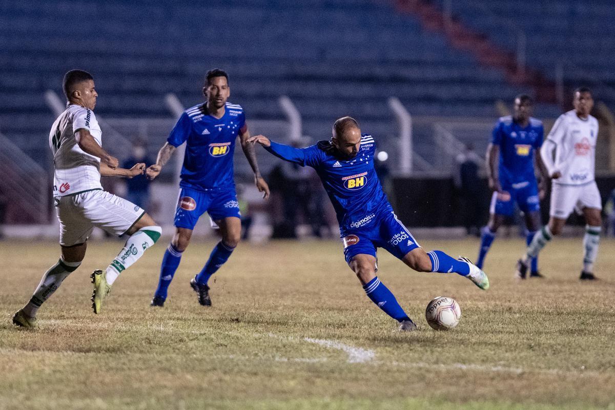 Fotos do jogo entre Caldense e Cruzeiro, no Ronaldo, em Poos de Caldas, pela 11 rodada do Campeonato Mineiro