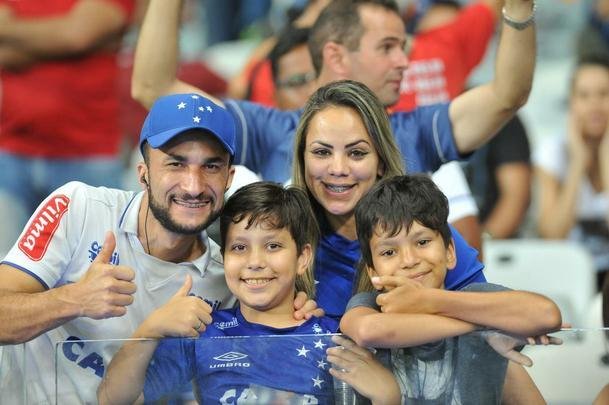 Em mais um jogo do Cruzeiro com time alternativo no Brasileiro, Mineiro recebeu 5.583 torcedores pagantes e  9.029 presentes. Time venceu por 2 a 1, de virada, e segurou stima posio na tabela