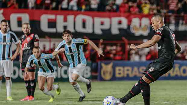 Grêmio vence o campeão Atlético-MG, mas resultados não ajudam e Tricolor  Gaúcho é rebaixado à Série B - WSCOM