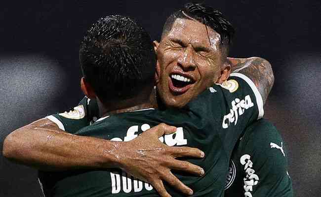 Rony marcou dois gols na vitria de goleada do Palmeiras sobre o Fortaleza, em noite de festa pelo ttulo brasileiro no Allianz Parque