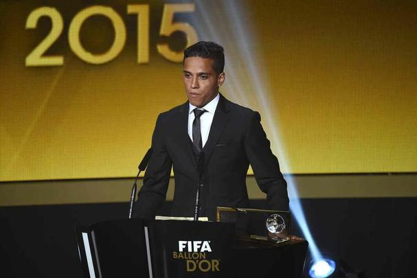 Confira as fotos dos bastidores e da cerimônia da Bola de Ouro