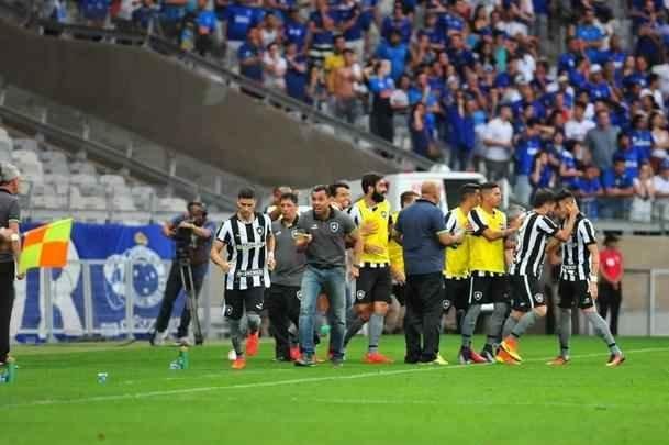 Imagens do jogo entre Cruzeiro e Botafogo no Mineiro