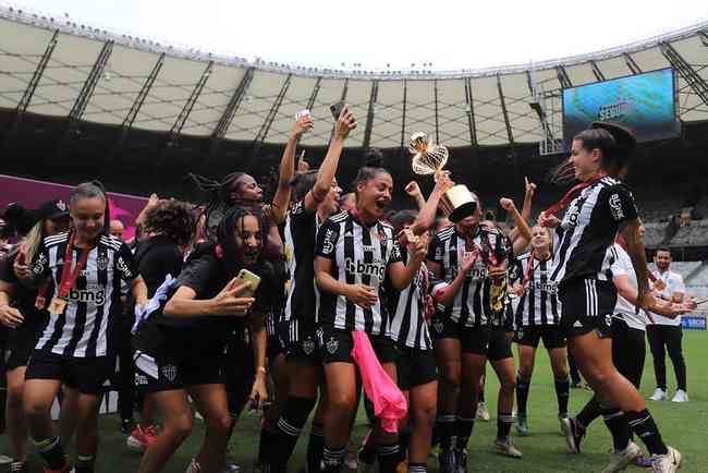 Com emoção: Ceará vence Athletico-PR nos pênaltis e é campeão do  Brasileirão Feminino A2, Esportes