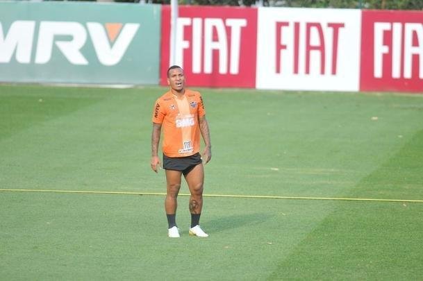 Veja fotos do treino na Cidade do Galo 