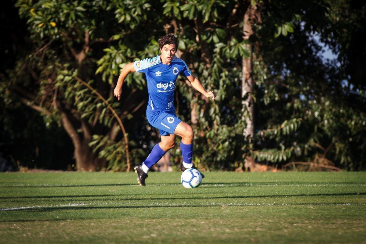 Fotos da vitria do Cruzeiro sobre o Inter de Minas por 2 a 0, neste sbado, na Toca da Raposa 2