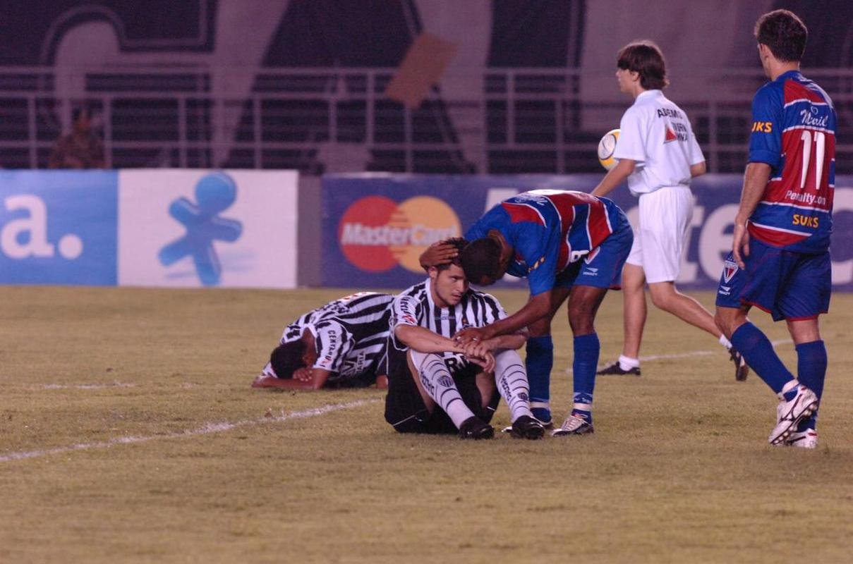 2005 - 6 vitrias, 4 empates e 11 derrotas - 34,92%