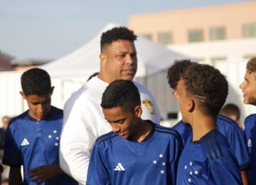 Equipe sub-13 da Raposa faz excursão nos Emirados Árabes Unidos para a disputa do Dubai International Cup, que conta com gigantes europeus