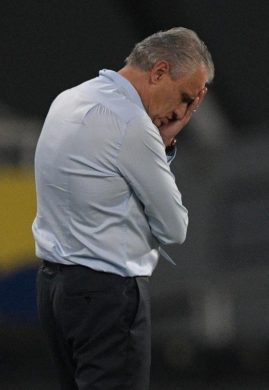 Brasil e Colmbia se enfrentaram no Estdio Nilton Santos, pelo Grupo B da Copa Amrica