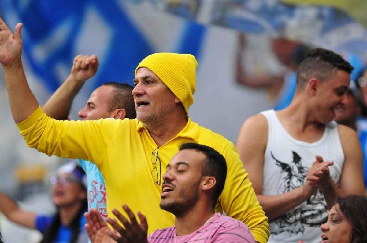 Ramn bila marcou o gol do Cruzeiro aos dois minutos do segundo tempo