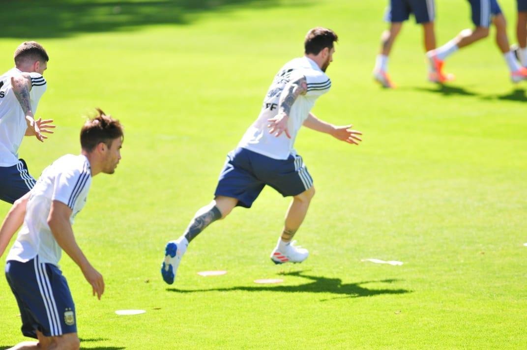 Imagens do treinamento da Argentina na Cidade do Galo