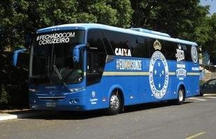 Antigo �nibus que servia ao clube e ser� substitu�do