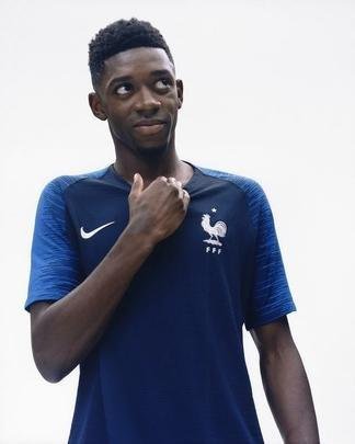 França - primeiro uniforme (Nike)
