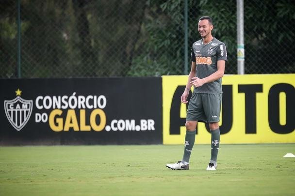 Em busca de reação na Libertadores, Atlético treinou na tarde deste domingo, na Cidade do Galo, antes de viagem para Montevidéu, local da partida contra Nacional