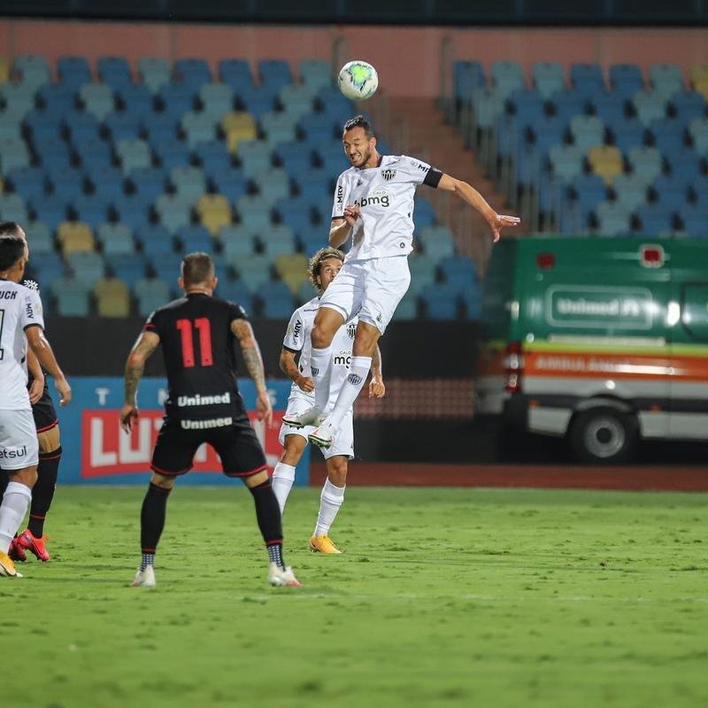 Atltico venceu Atltico-GO por 4 a 3, com gols de Keno (3) e Nathan. Time assumiu liderana do Brasileiro, com 21 pontos