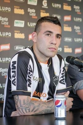 Nicolás Otamendi foi contratado por empréstimo e deixou saudades no torcedor alvinegro. Jogador virou ídolo com poucos jogos