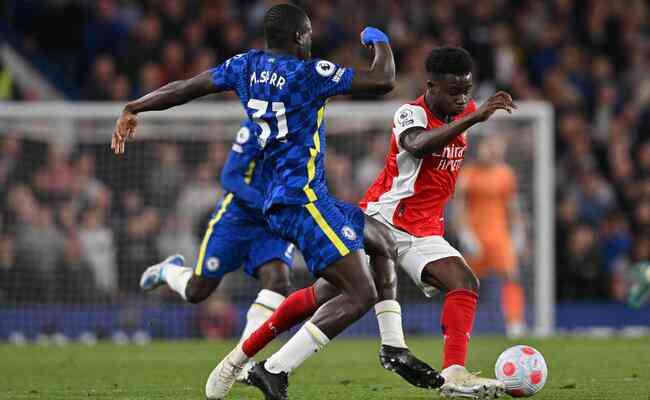 Arsenal bate o Chelsea e luta por vaga na Liga dos Campees