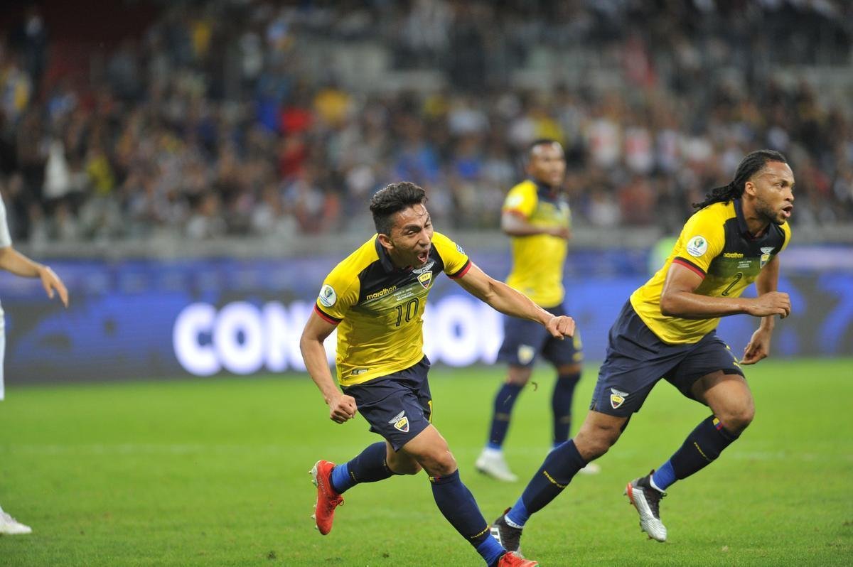 Equador e Japo se enfrentaram no Mineiro pela terceira rodada do Grupo C da Copa Amrica