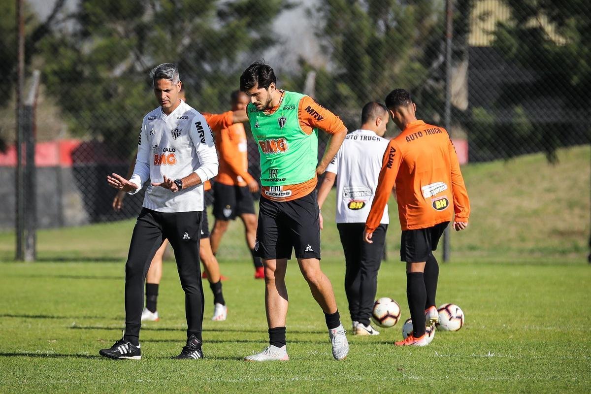 Nesta quarta-feira, Atltico treinou no centro de treinamento do Newell's Old Boys, em Rosrio, visando  partida de ida da semifinal da Copa Sul-Americana, diante do Coln. O duelo ser nesta quinta-feira, s 21h30, em Santa F, na Argentina.